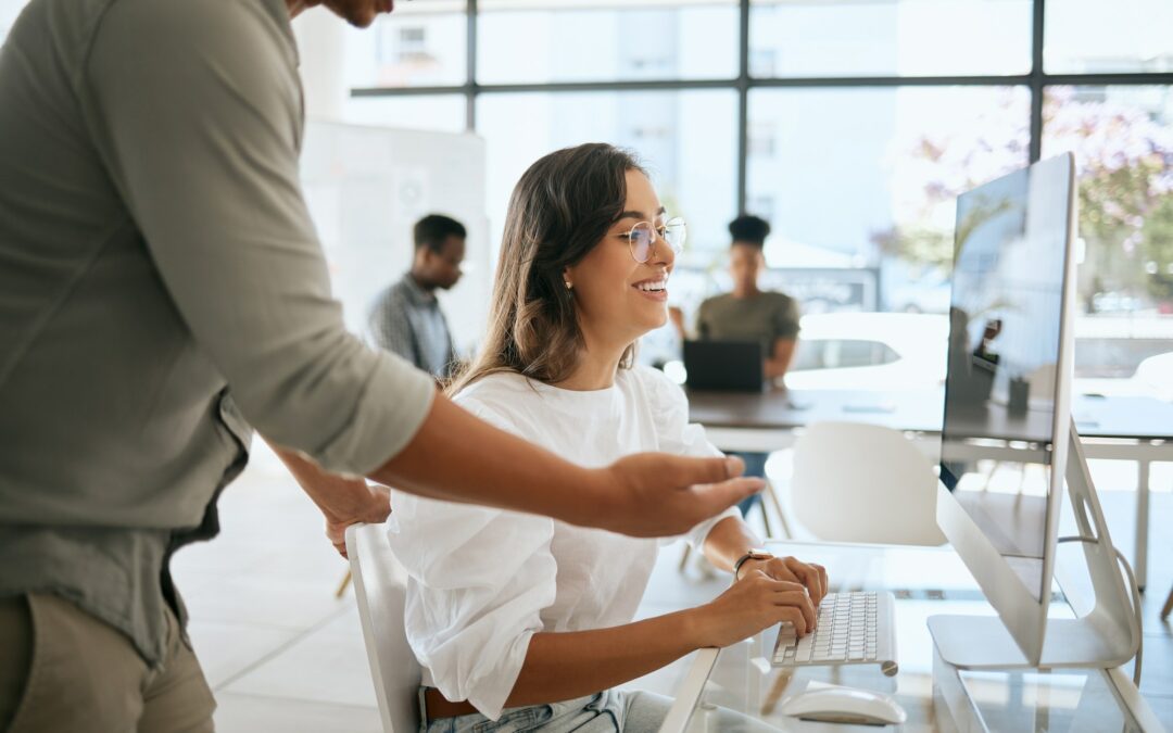 Alternance ou stage : que choisir pour compléter ses études ?