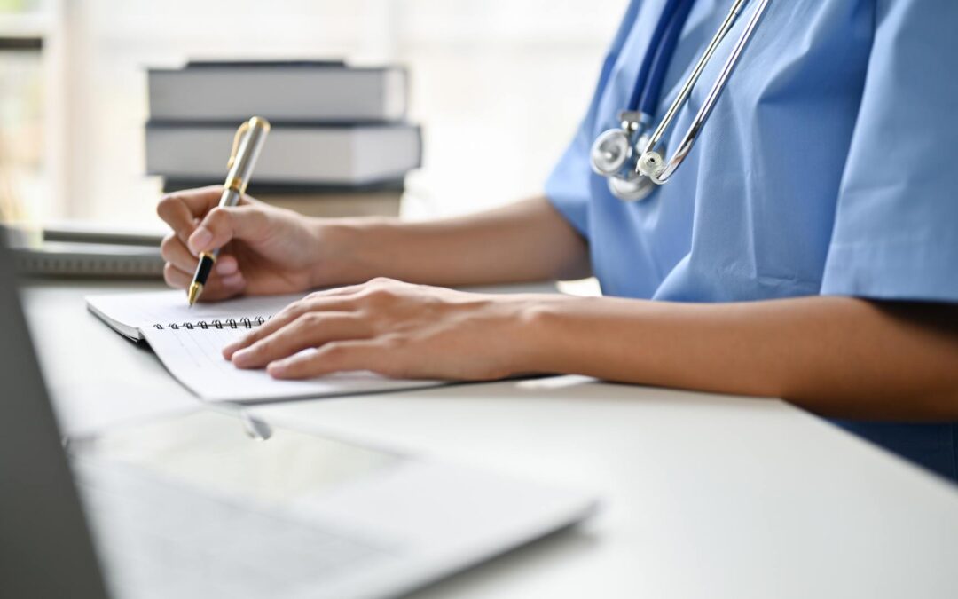 Accès en 2ᵉ année de médecine via licence sciences de la vie : focus sur Angers et Pluripass